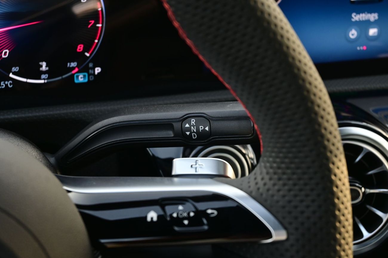 مرسيدس بنز A 200 Mercedes-Benz A200L 1.3L Turbo Petrol, Model 2025 Color White