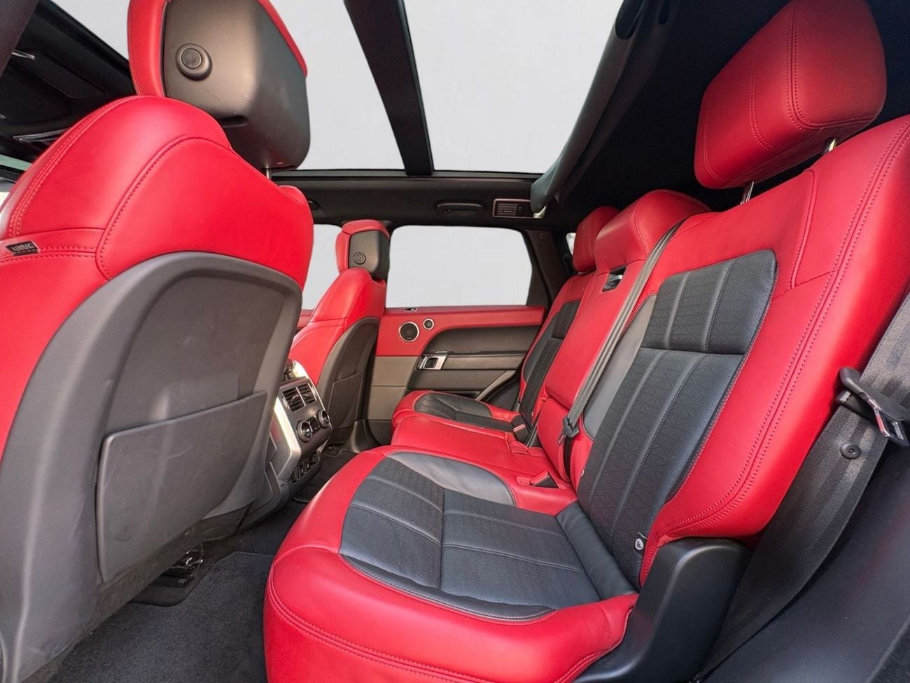 Land Rover Range Rover Sport HSE AED 2,560 P.M | 0% DOWN PAYMENT | RANGE ROVER SPORT HSE | 3.0L MHEV | 2021 | GCC SPECS
