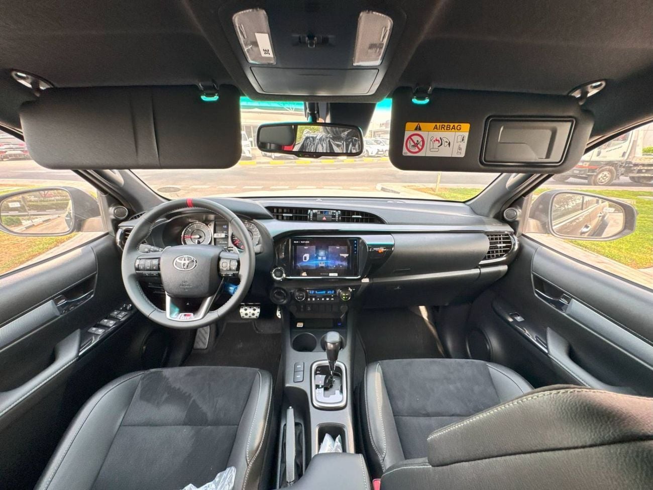 تويوتا هيلوكس 2025 TOYOTA Hilux Dcab 4x4 2.8L GR-S W/RADAR BRAND NEW 0KM