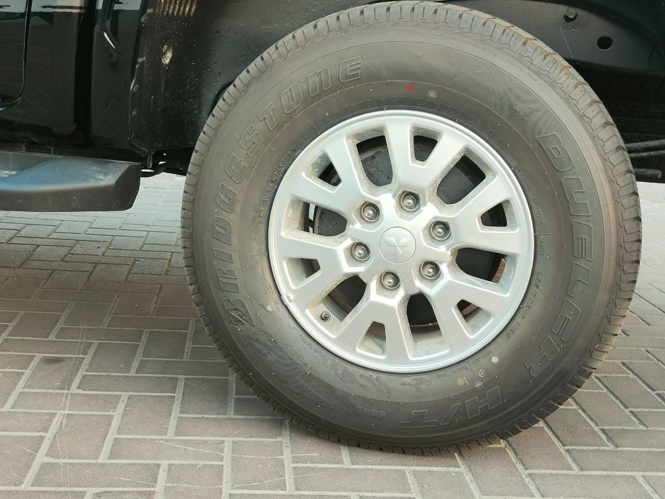 Mitsubishi L200 Mitsubishi L200 GLX DC 2.4L Petrol