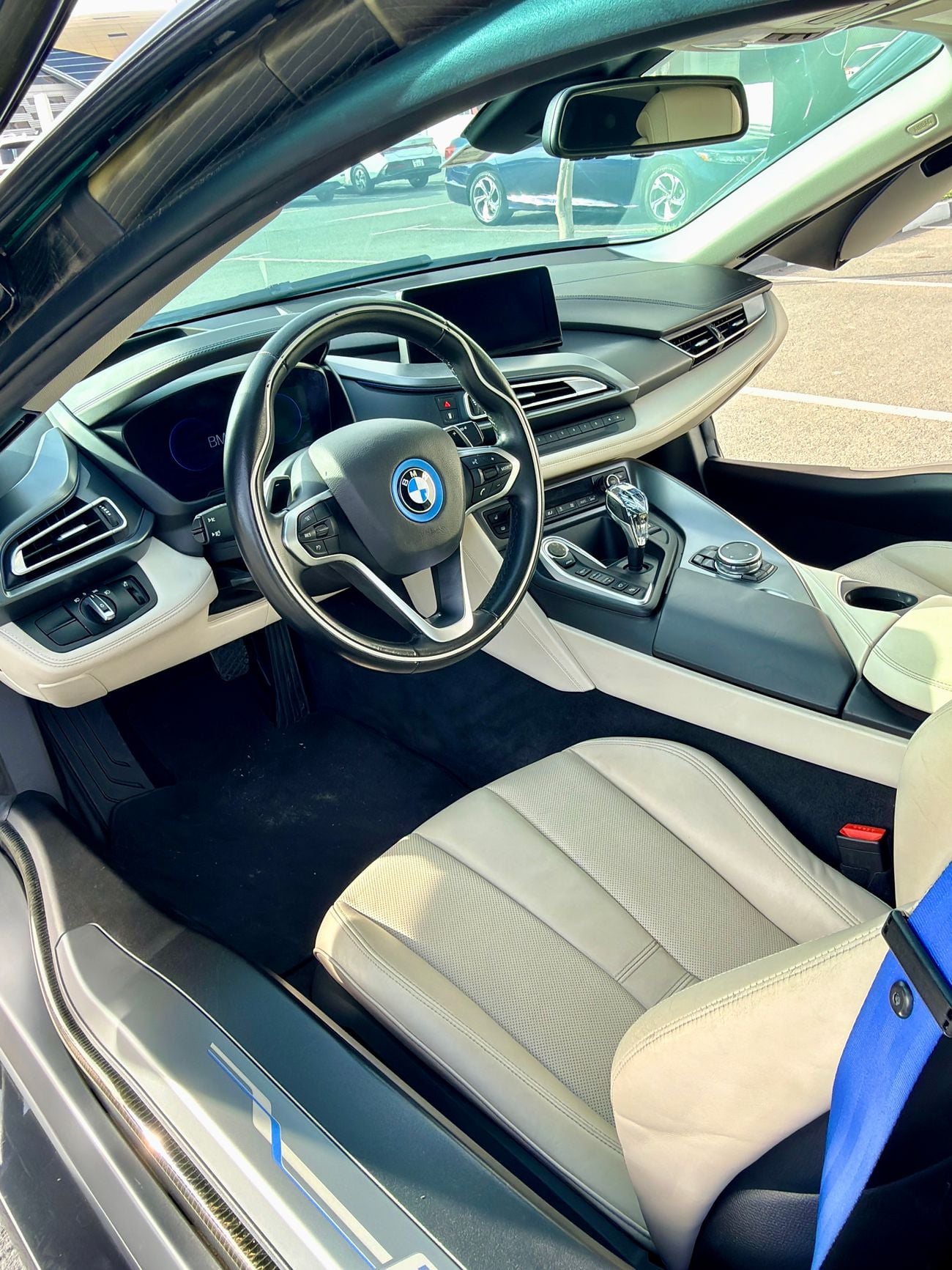 بي أم دبليو i8