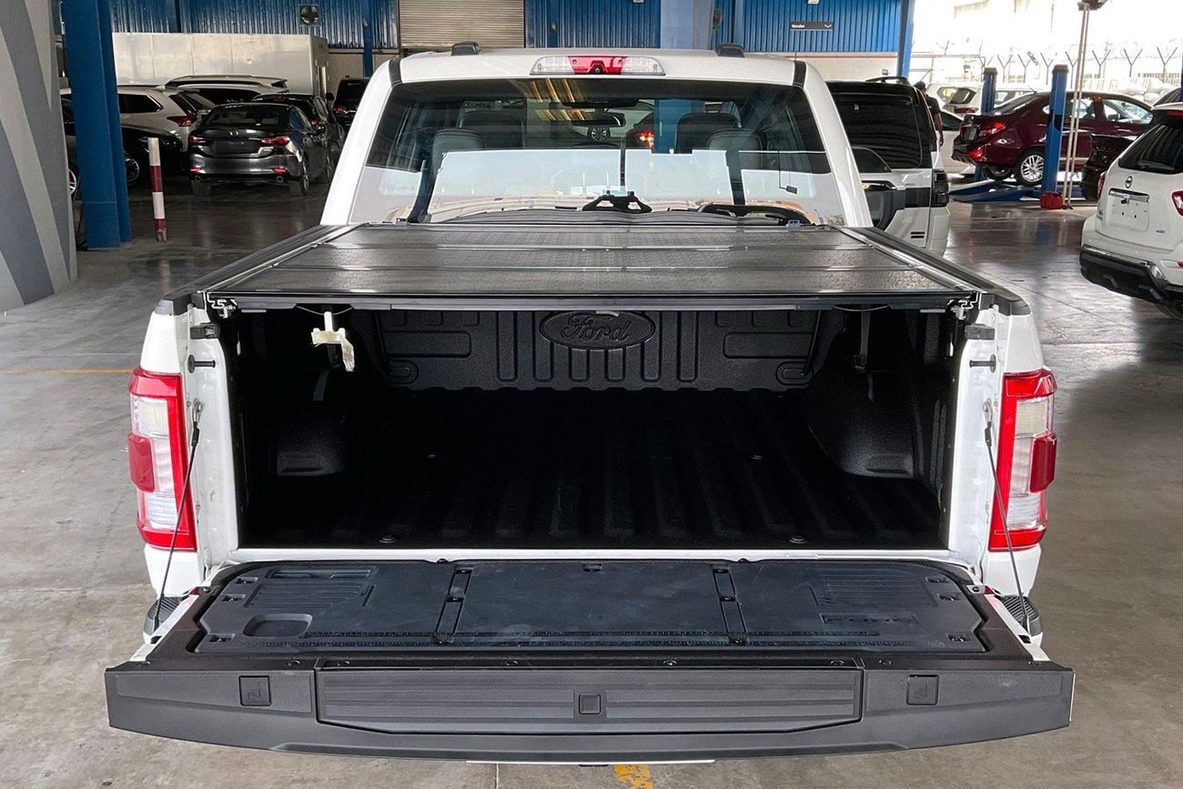 Ford F 150 Platinum FX4 - Super Crew | Guaranteed Warranty | 0 Down Payment