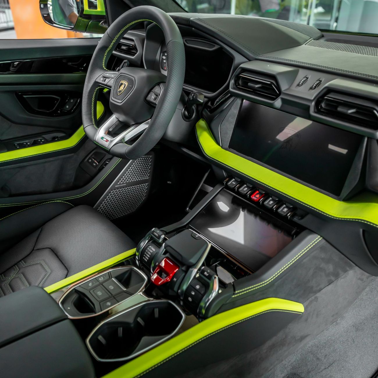 Lamborghini Urus 2025 LAMBORGHINI URUS SE ( BRAND NEW )