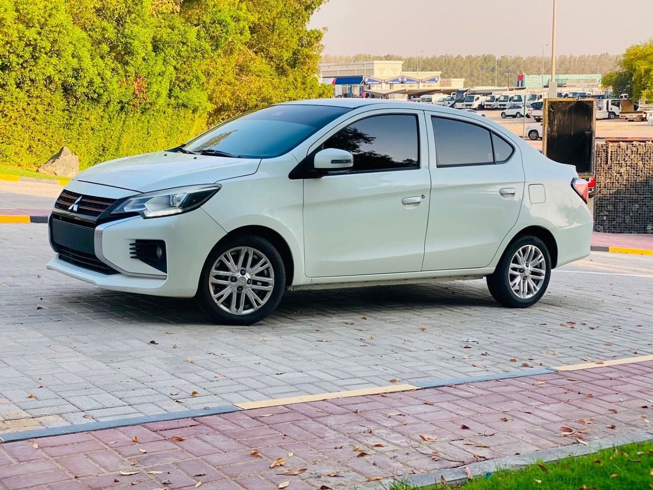 Mitsubishi Attrage GLX