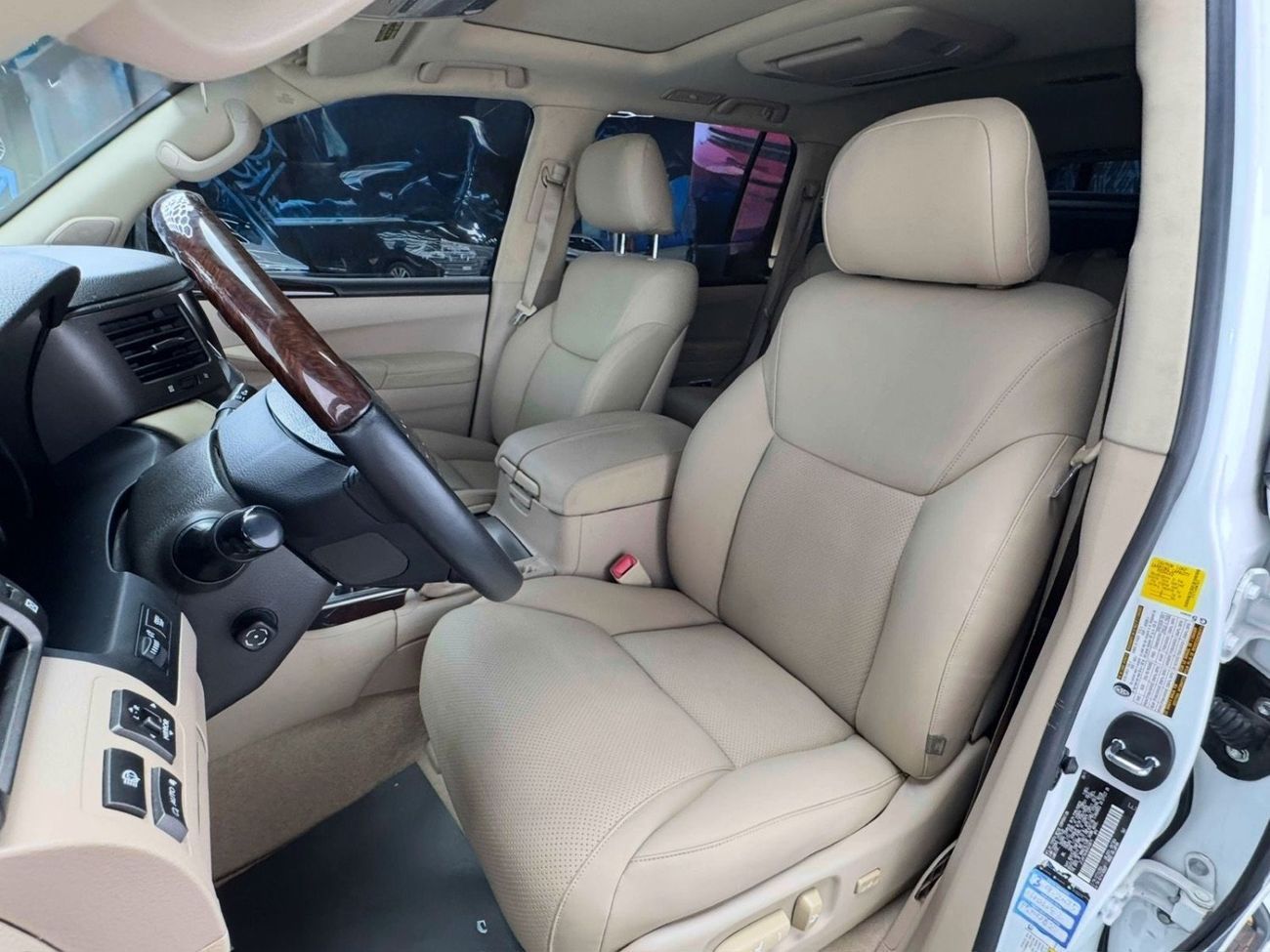 لكزس LX 570 Platinum Interpid 5.7L