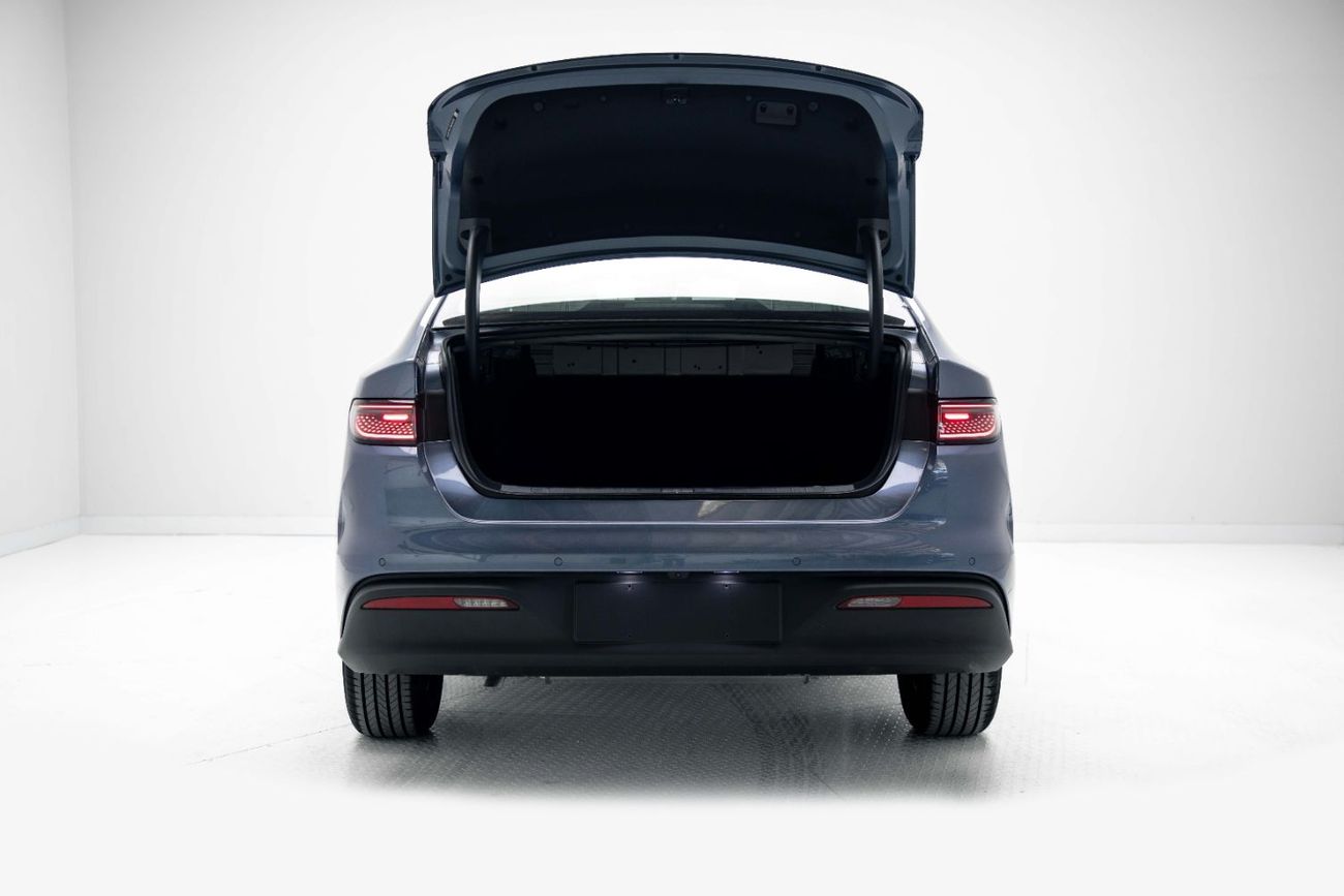 BYD Seal 05 DM-i Luxury 1.5L - Plug-In Hybrid - Atlantis Grey Inside White | Export Only