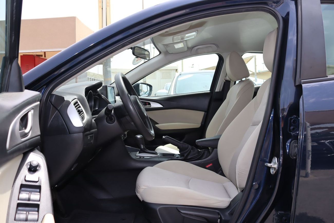 مازدا 3 لاكجري بلس خالية من الحوادث - خليجي - صبغة وكالة - رقم 2 - بحالة الوكالة من الداخل والخارج