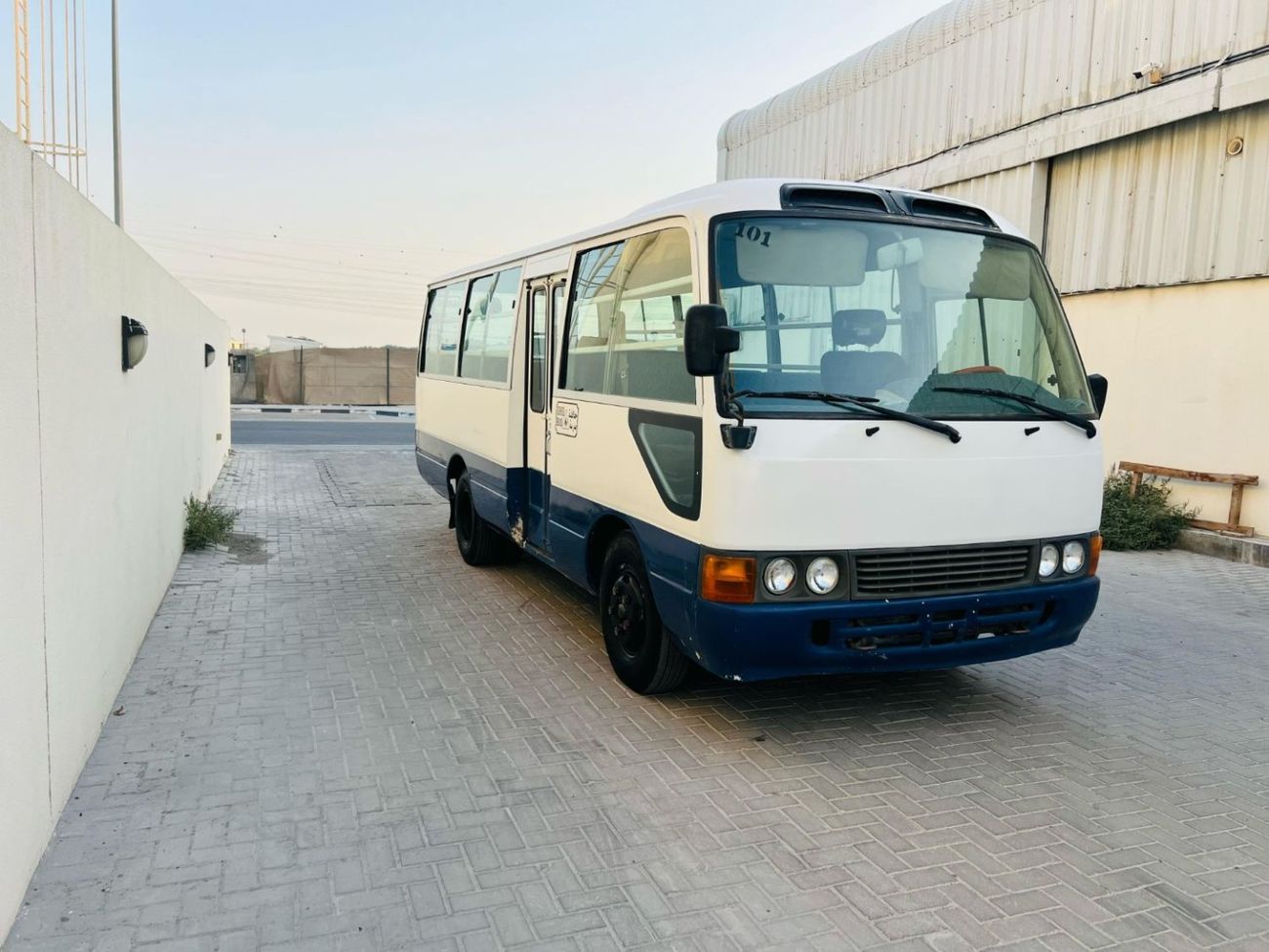 Toyota Coaster Disel / 14B