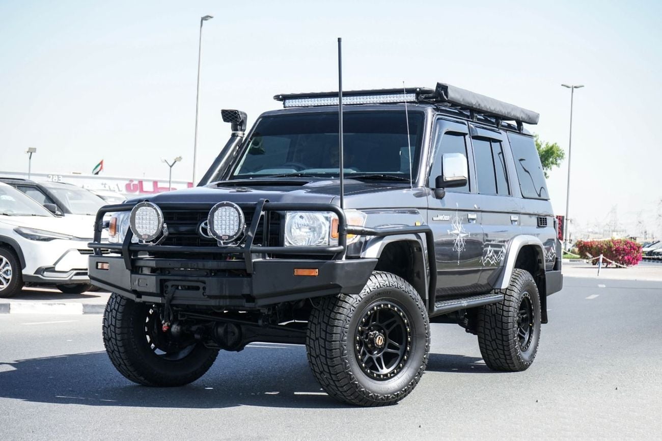 Toyota Land Cruiser 70 Std 4.5L RHD 1VD-FTV V8 Diesel Engine Manual Gear 4WD 5 seats extensible 5doors