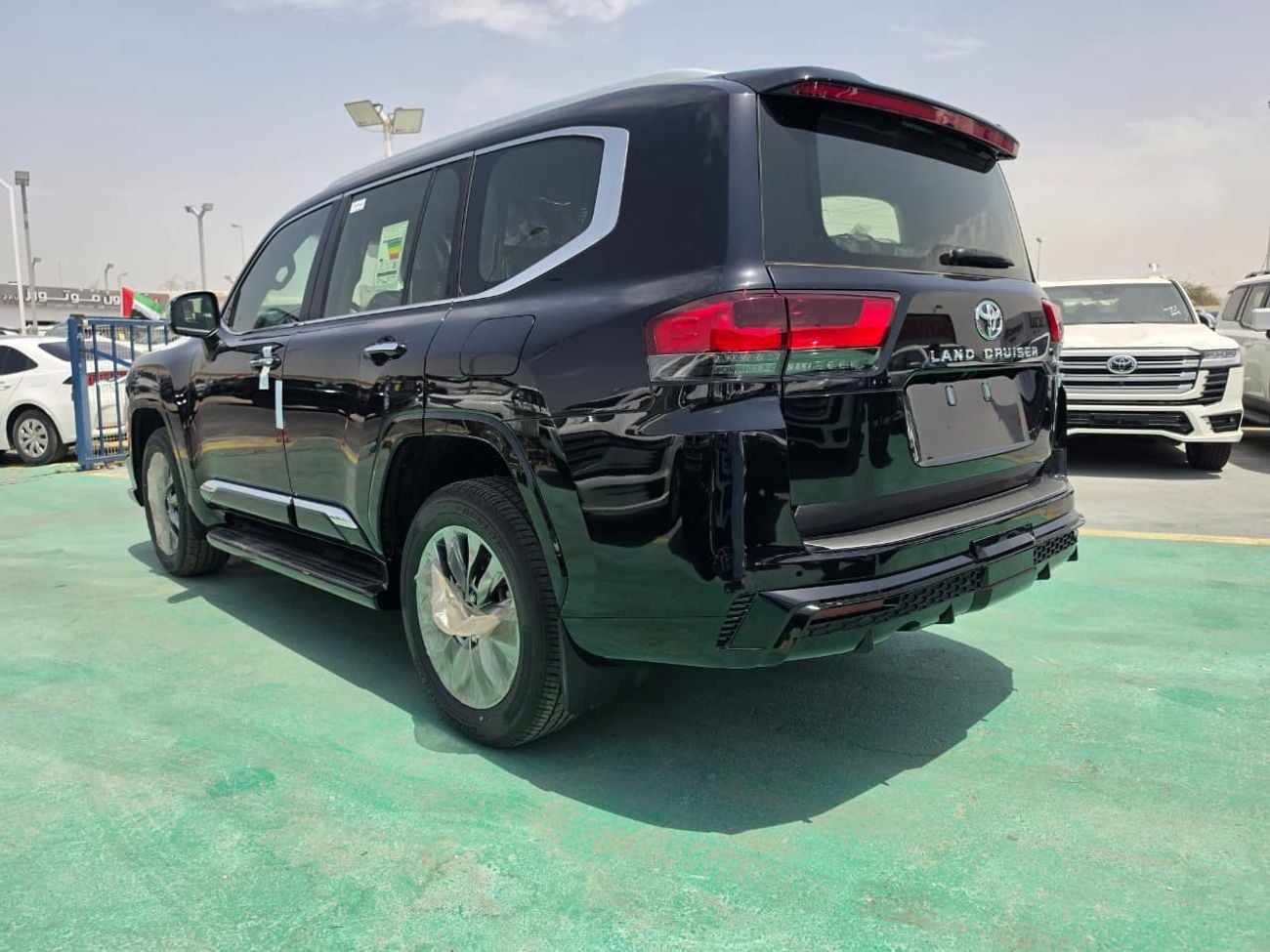 تويوتا لاند كروزر Toyota Land Cruiser LC300 VXR Plus 4.0 2026 – Full Option | Black / Black