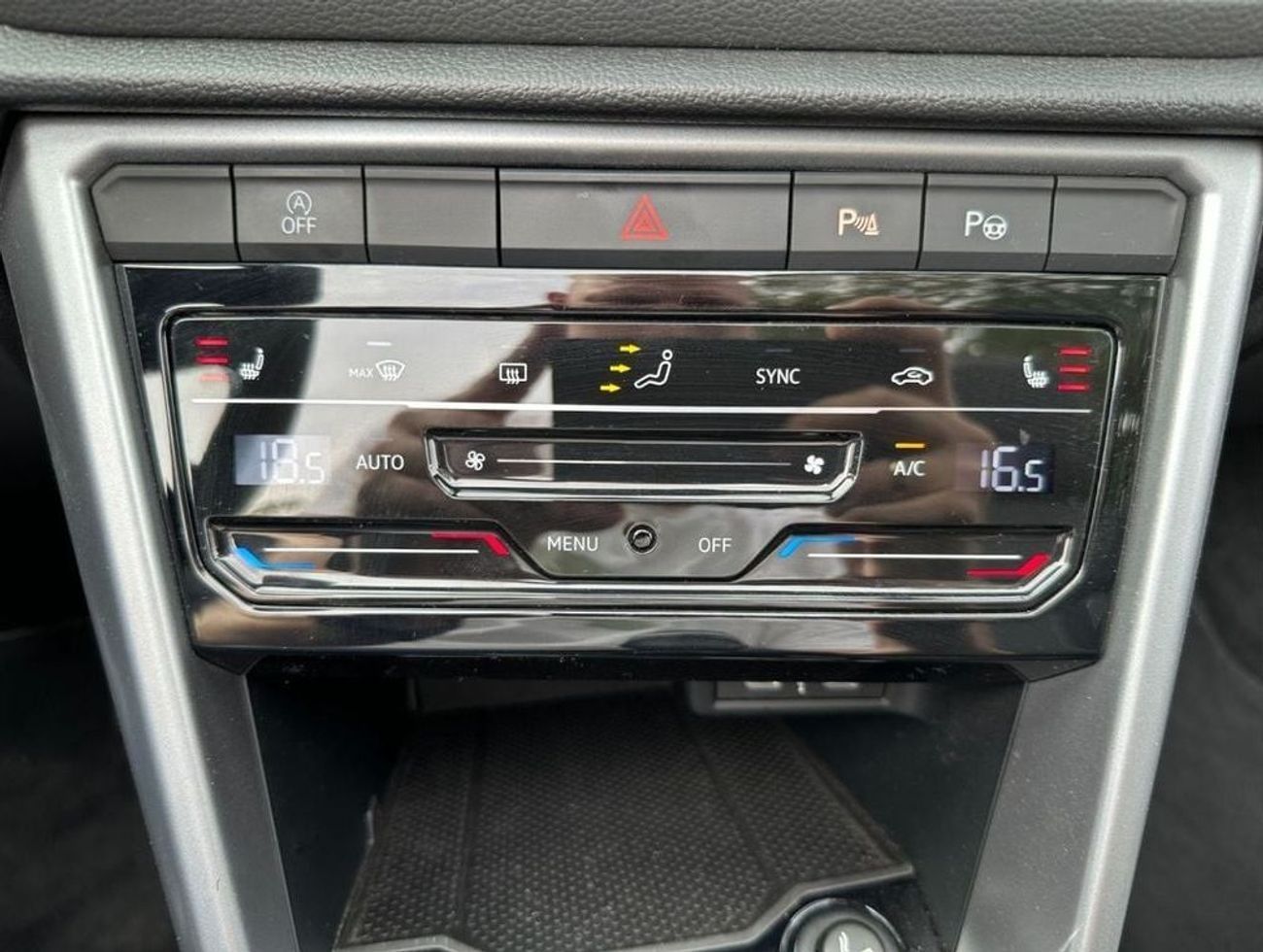 Volkswagen T ROC CABRIOLET car