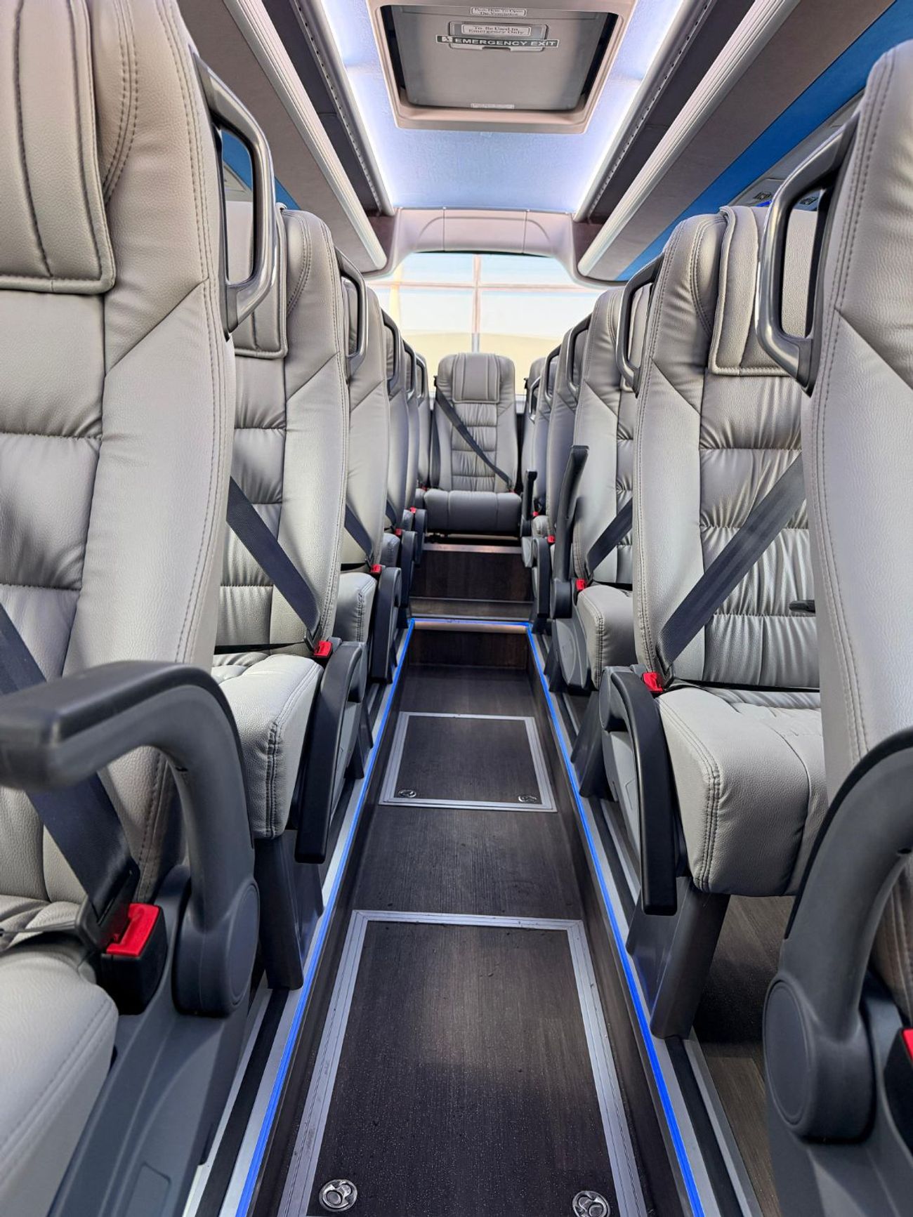 مرسيدس بنز MCV 600 12L DIESEL 49 SEATS PREMIUM INTERCITY
