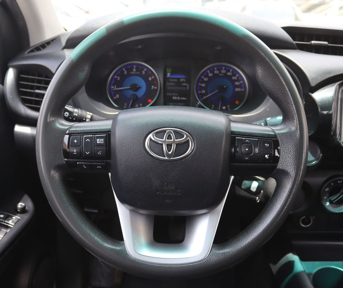 تويوتا هيلوكس تويوتا هيلوكس - 2020 - أتوماتك - خليجى - بدون حوادث- بمحرك 2.7 - دفع خلفى 2WD - بحاله ممتازه من الدا