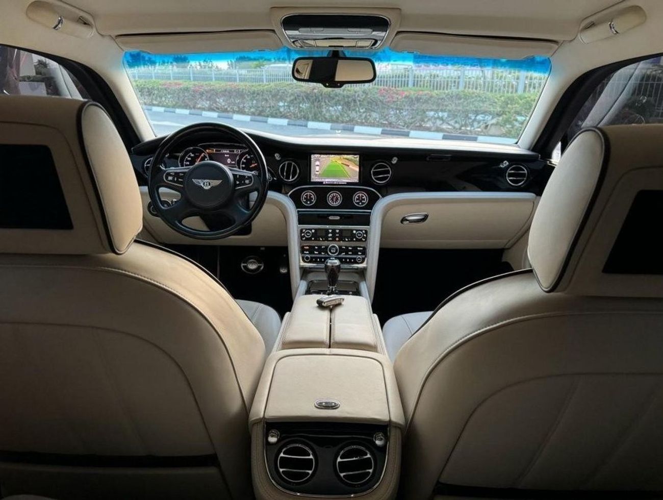 بنتلي مولسان BENTLEY MULSANNE 2012 V8 VIP LOW MILEAGE IN PERFECT CONDITION