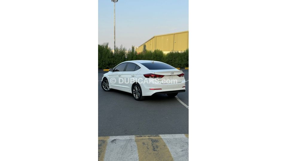 Used Hyundai Avante 2018 for sale in Umm alQuwain 790682
