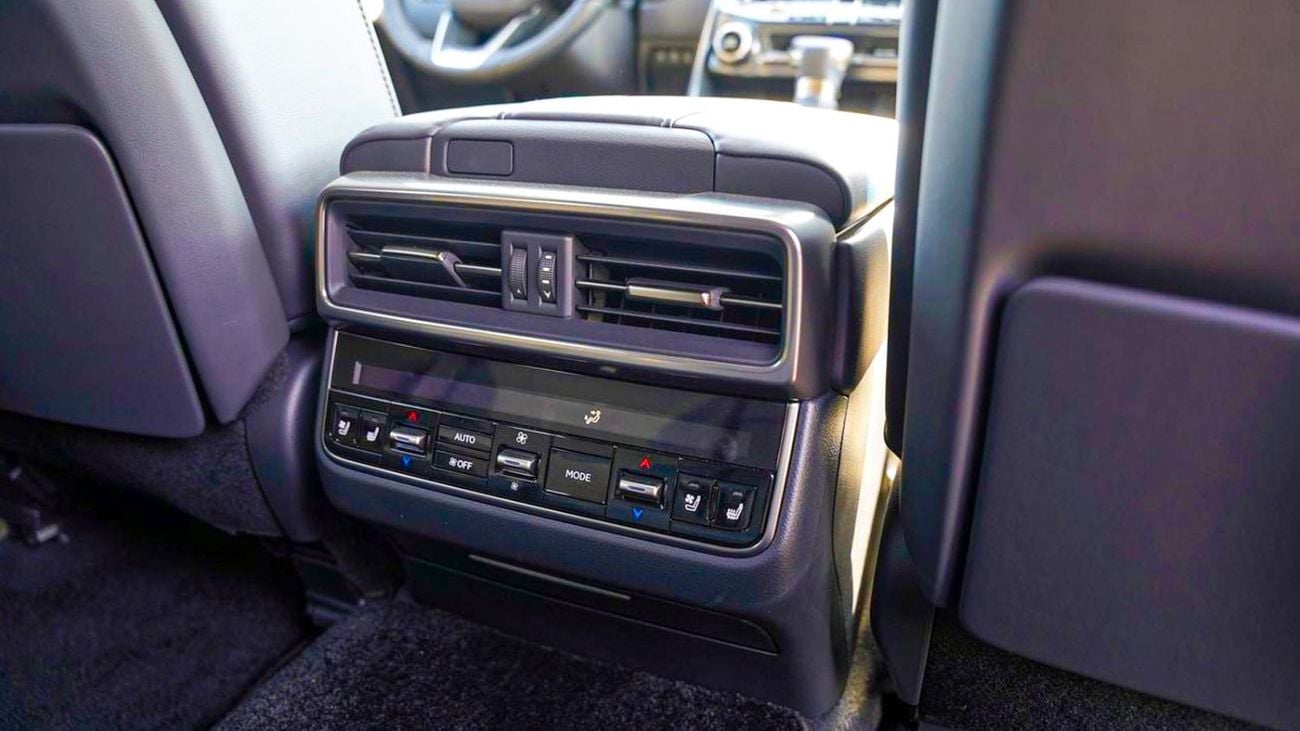 لكزس LX 600 لكزس LX600 أوفرتريل 3.5 بنزين 2025