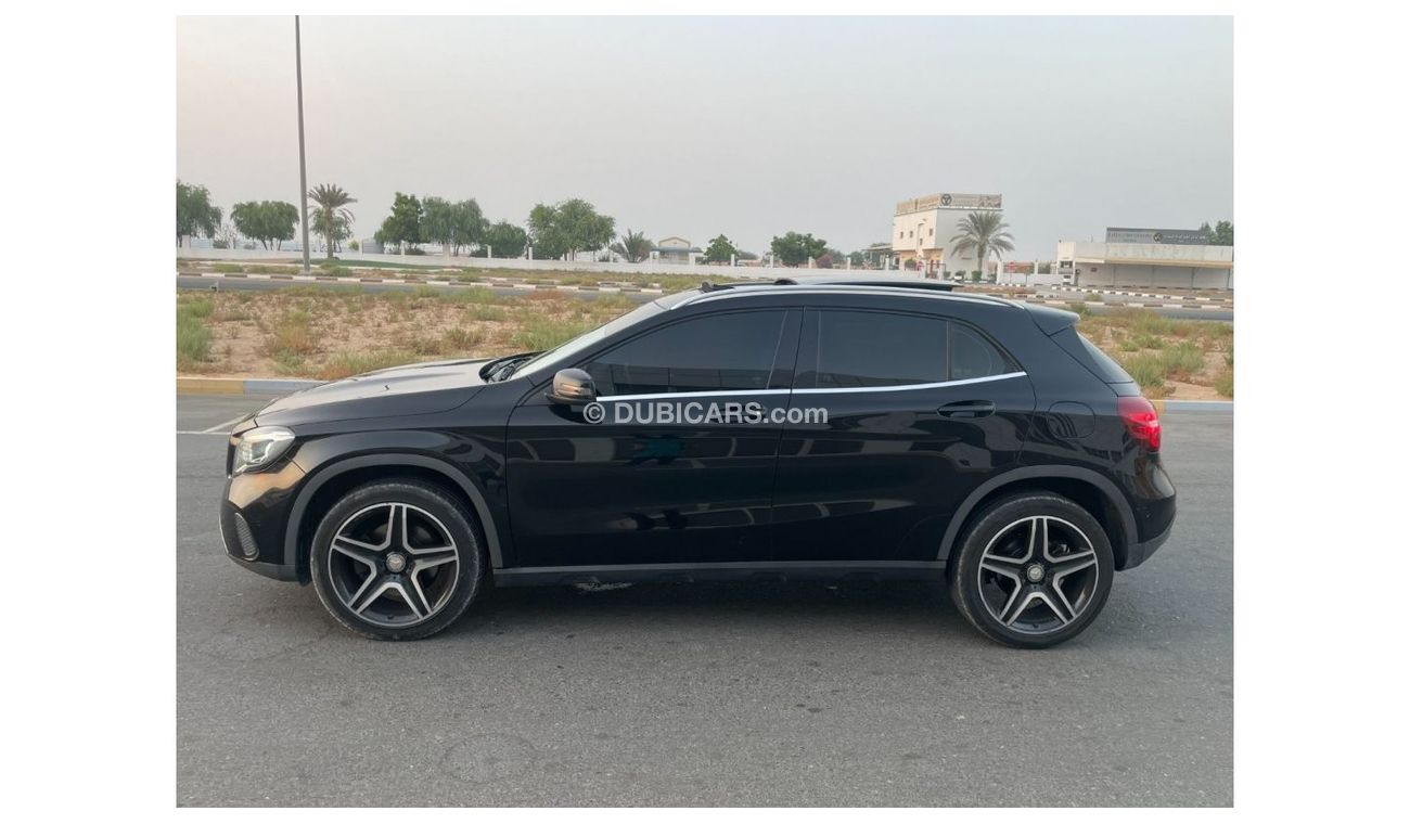 Mercedes-Benz CLA 250 Mercedes GLA 250 FREE ACCIDENT 2018 BLACK 180K GCC Automatic Gasoline 5 4 BLACK Price : 110000 Mobil