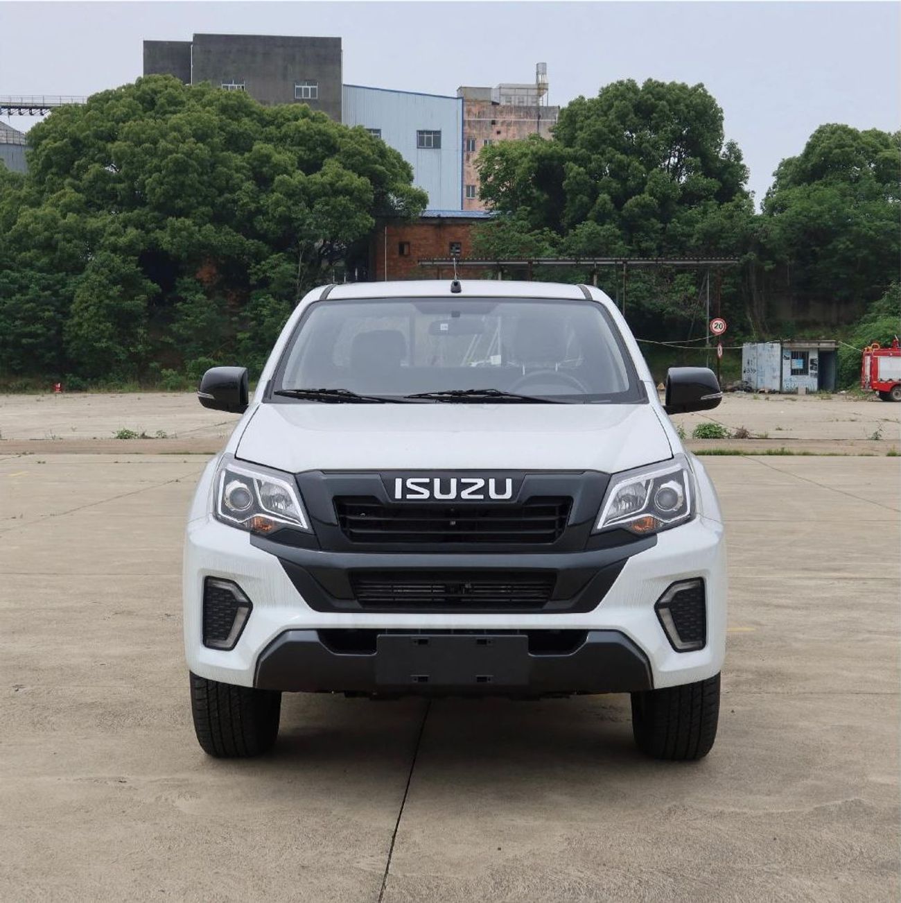إيسوزو Re-max (non Gcc)