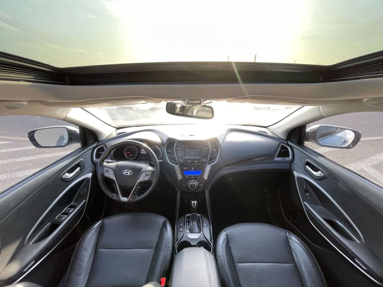 هيونداي سانتا في 2014 Hyundai Santa Fe Ultimate Full Option Panoramic View - Leather Electric Seats With Sensor 2.4L