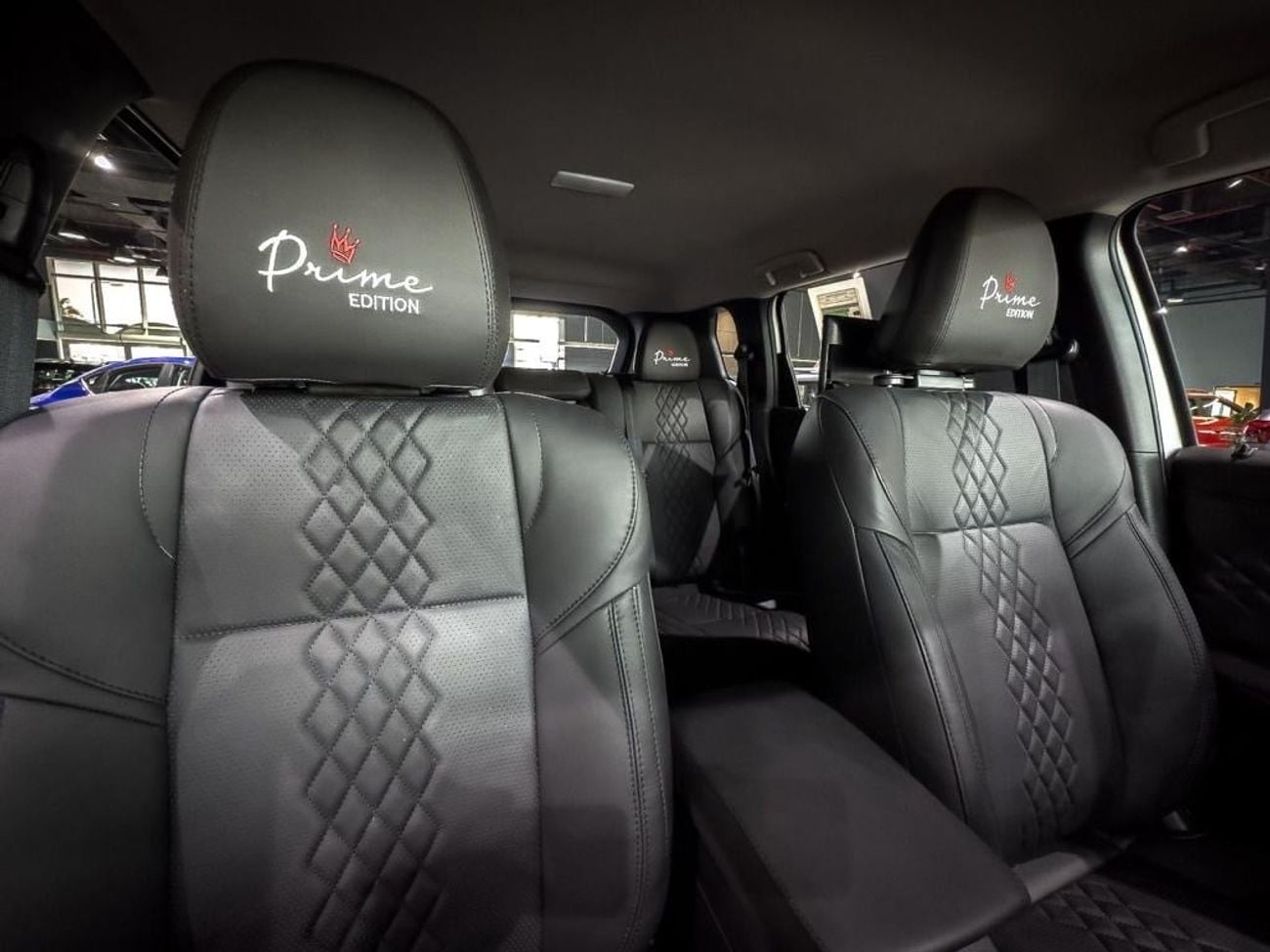Mitsubishi Outlander PREMIUM LAUNCH EDITION