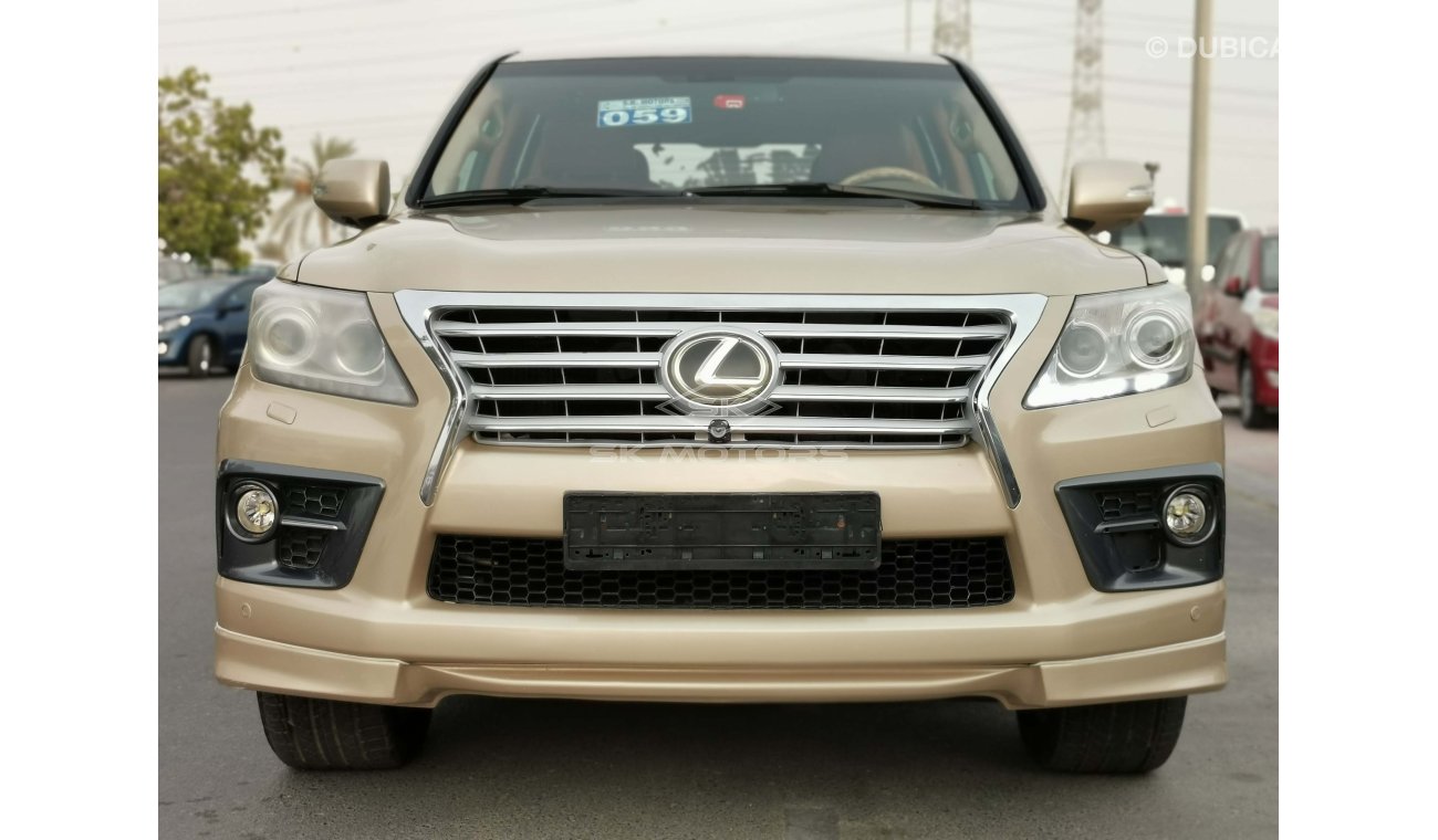 لكزس LX 570 5.7L, 20" Rims, Sunroof, Driver Memory Seat, Front Power Seats, Leather Seats, DVD (LOT # 797)