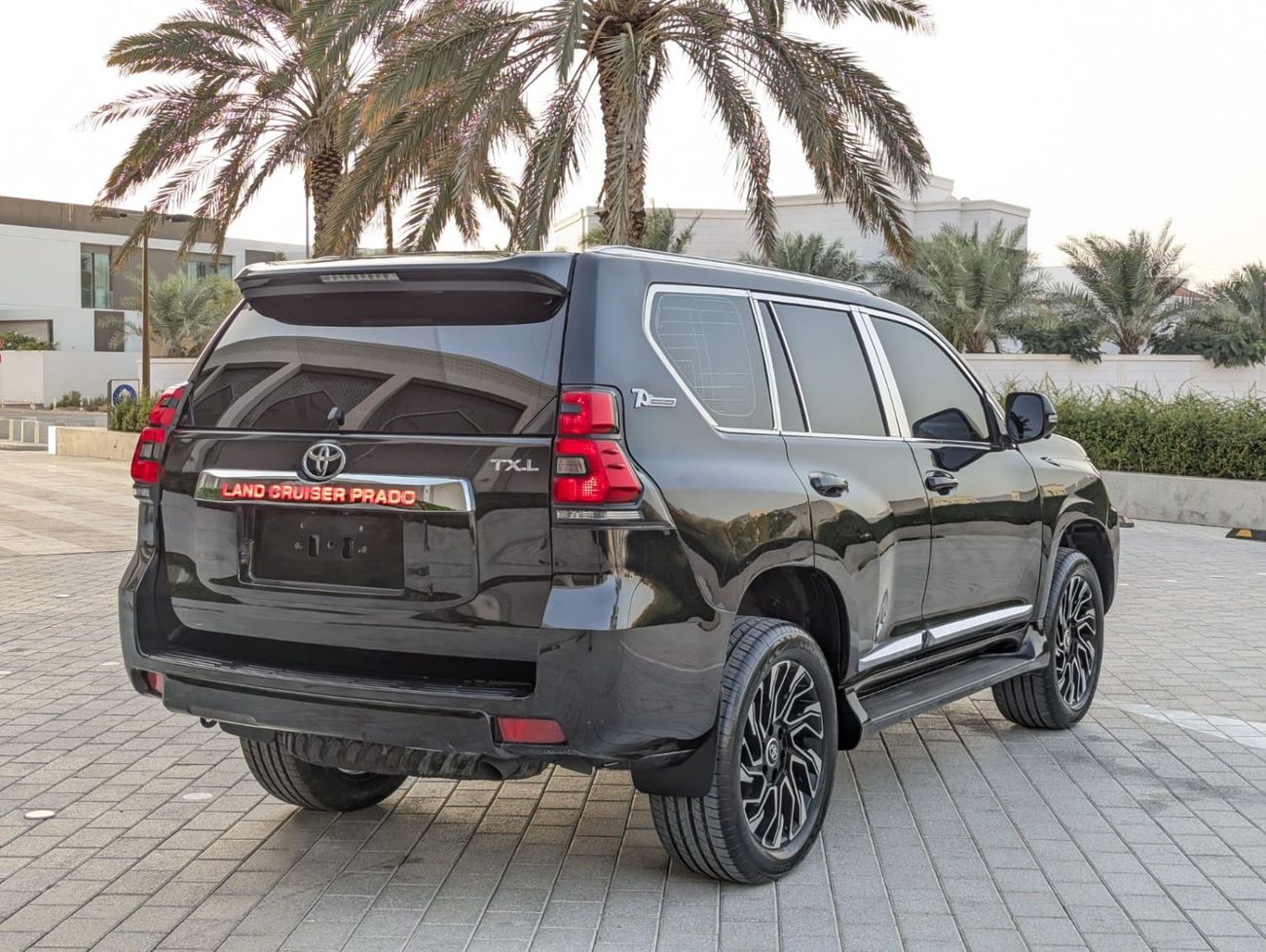 تويوتا برادو Toyota Prado 2011 facelifted to 2023 black colour