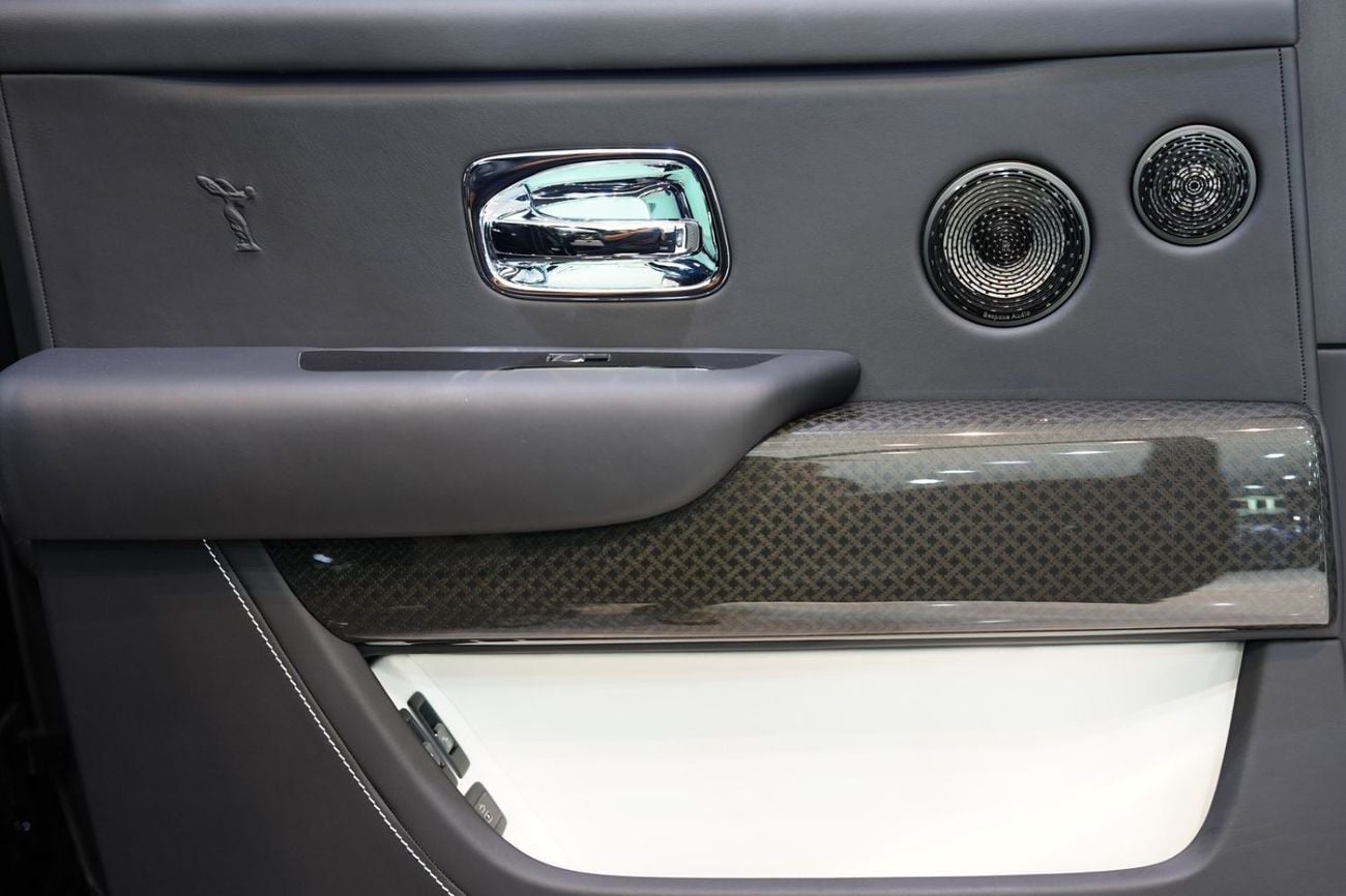 رولز رويس كولينان 2023 Rolls-Royce Cullinan Black Badge Mansory ORIGINAL | Rear Screen | Bespoke Audio| Starlight!!