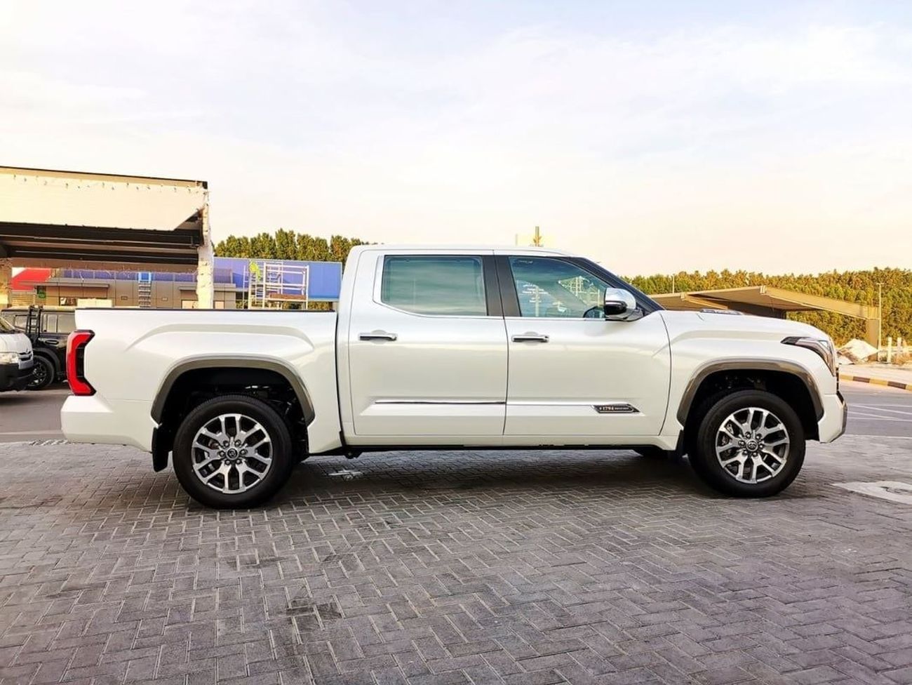 تويوتا تاندرا Toyota Tundra 1794 Edition ( Hybrid ) - 2024 - White
