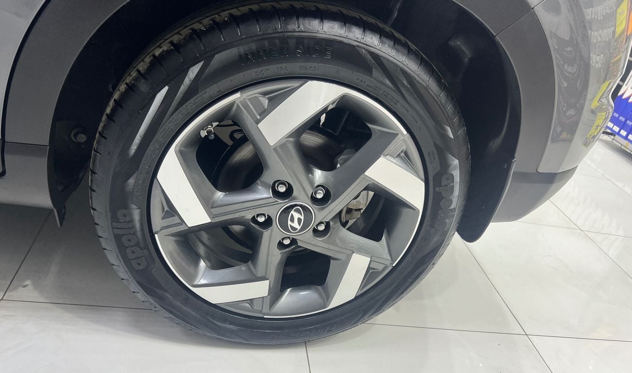 Hyundai Venue SEL (NON GCC)