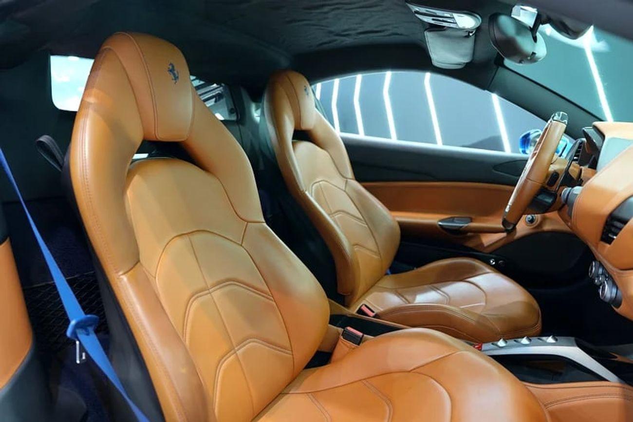 فيراري 488 Standard