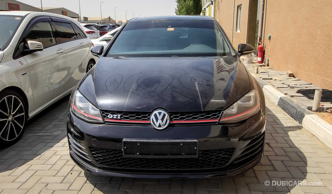 فولكس واجن جولف GTI