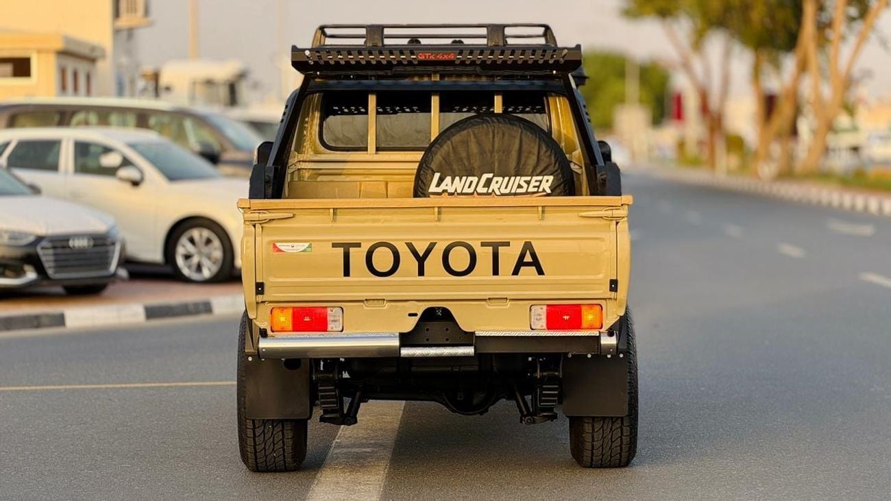 تويوتا لاند كروزر بيك آب -