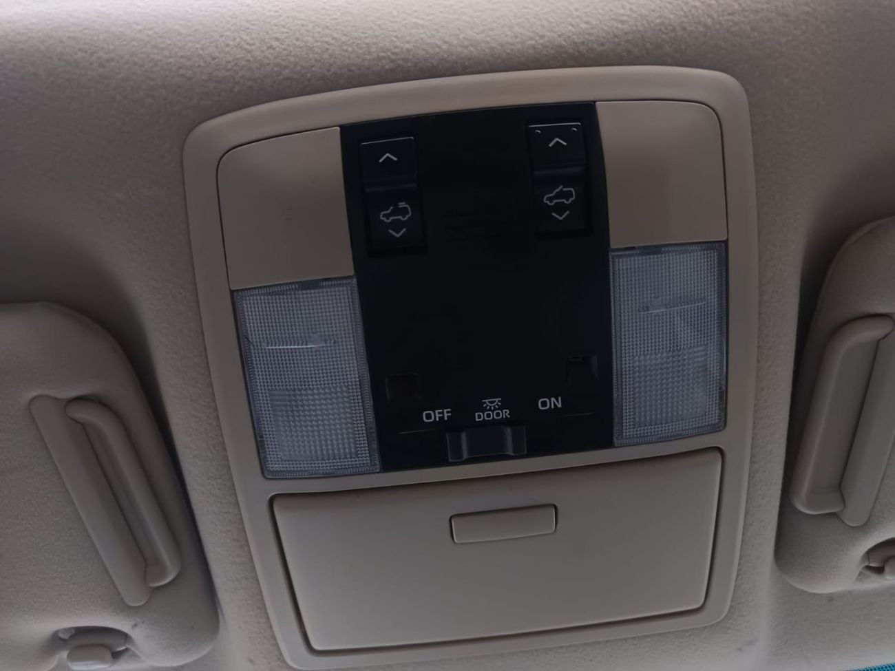 تويوتا برادو PRADO GXR 4.0L AWD BLACK 2022