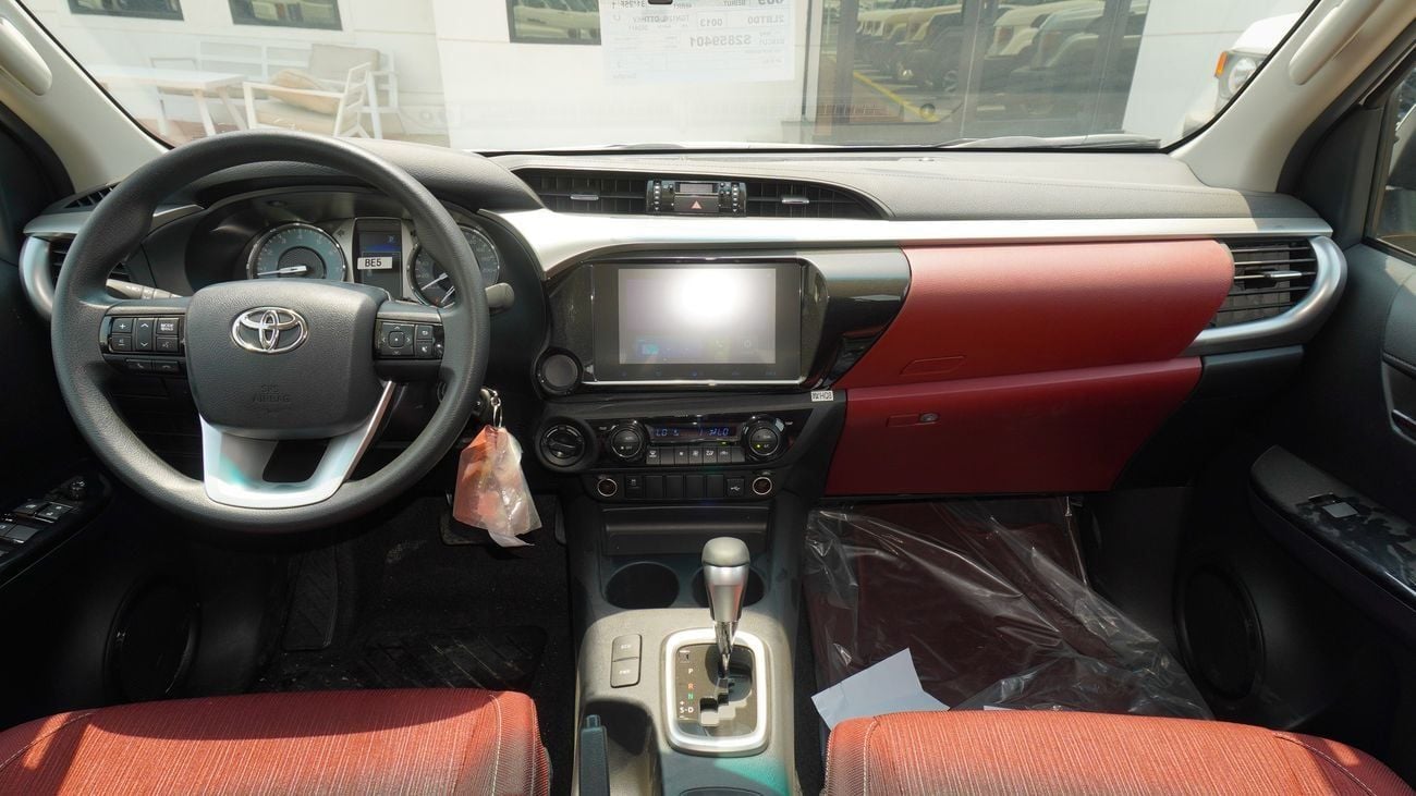 تويوتا هيلوكس SR5  2.7L  4WD A/T FULL 2025