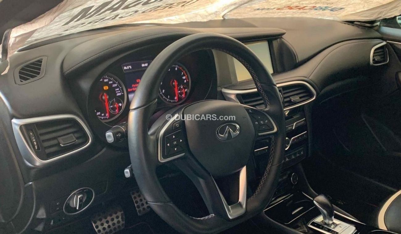 Infiniti Q30 Q30 AWD GCC 2,0 T