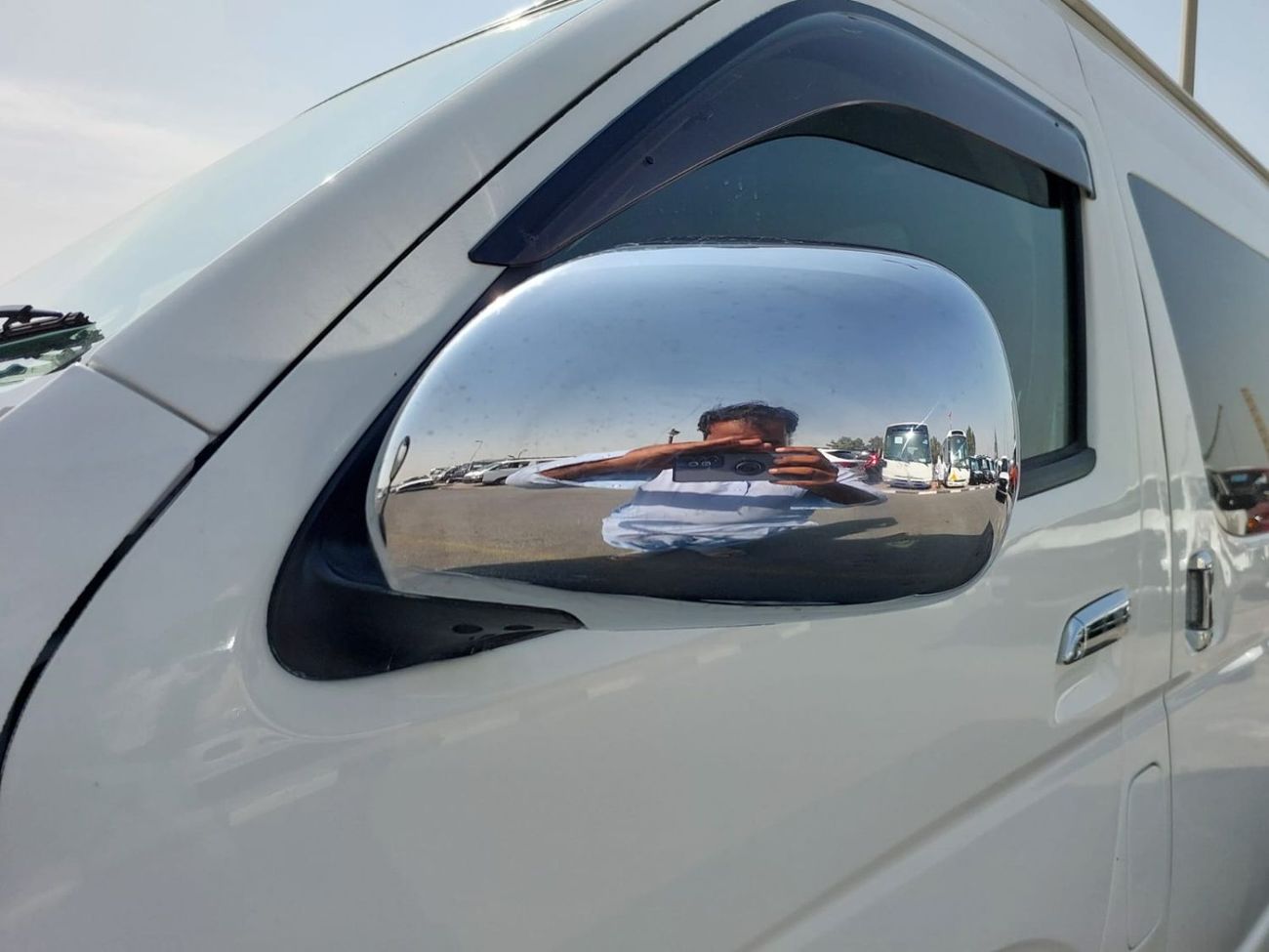 تويوتا هاياس (RAMADAN OFFER) TOYOTA HIACE COMMUTER VAN RHD 2016 MODEL 3.0 L DIESEL AUTOMATIC(PM29828)