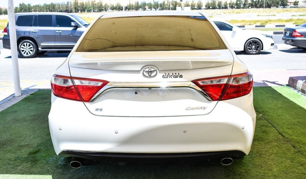 Toyota Camry SE