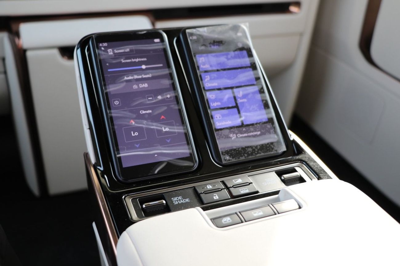 Lexus LM 350h 2024 LEXUS LM350h 4 seater VIP