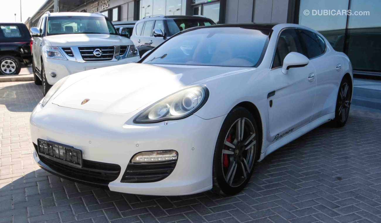 Porsche Panamera 4S