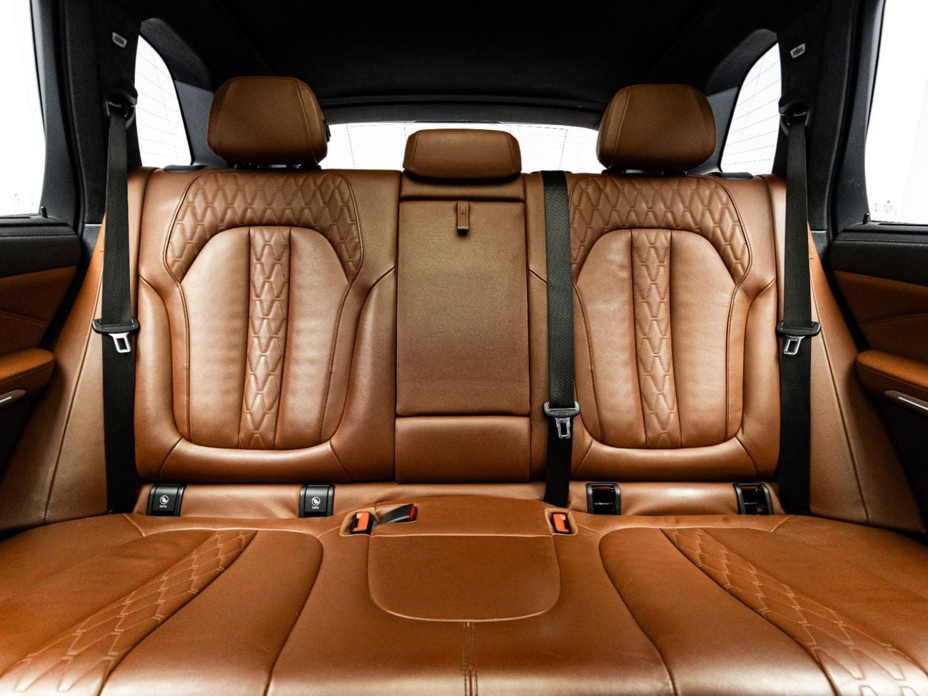 بي أم دبليو X5 2021 BMW X5 M50i, 4.4L TC V8, AWD, 523 bhp, 8 Speed Automatic.