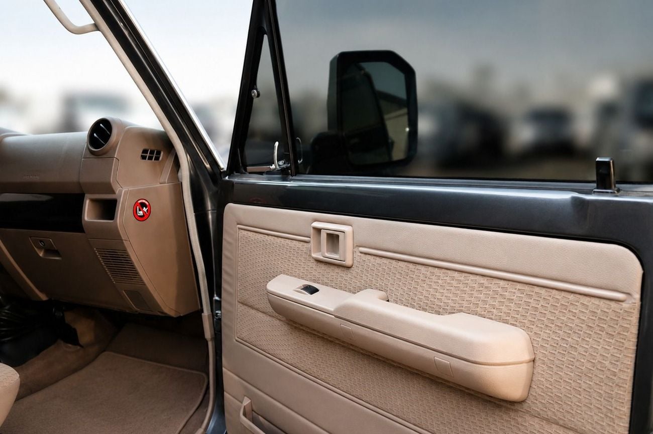 تويوتا لاند كروزر بيك آب LC79 2.8 DIESEL MANUAL بابان