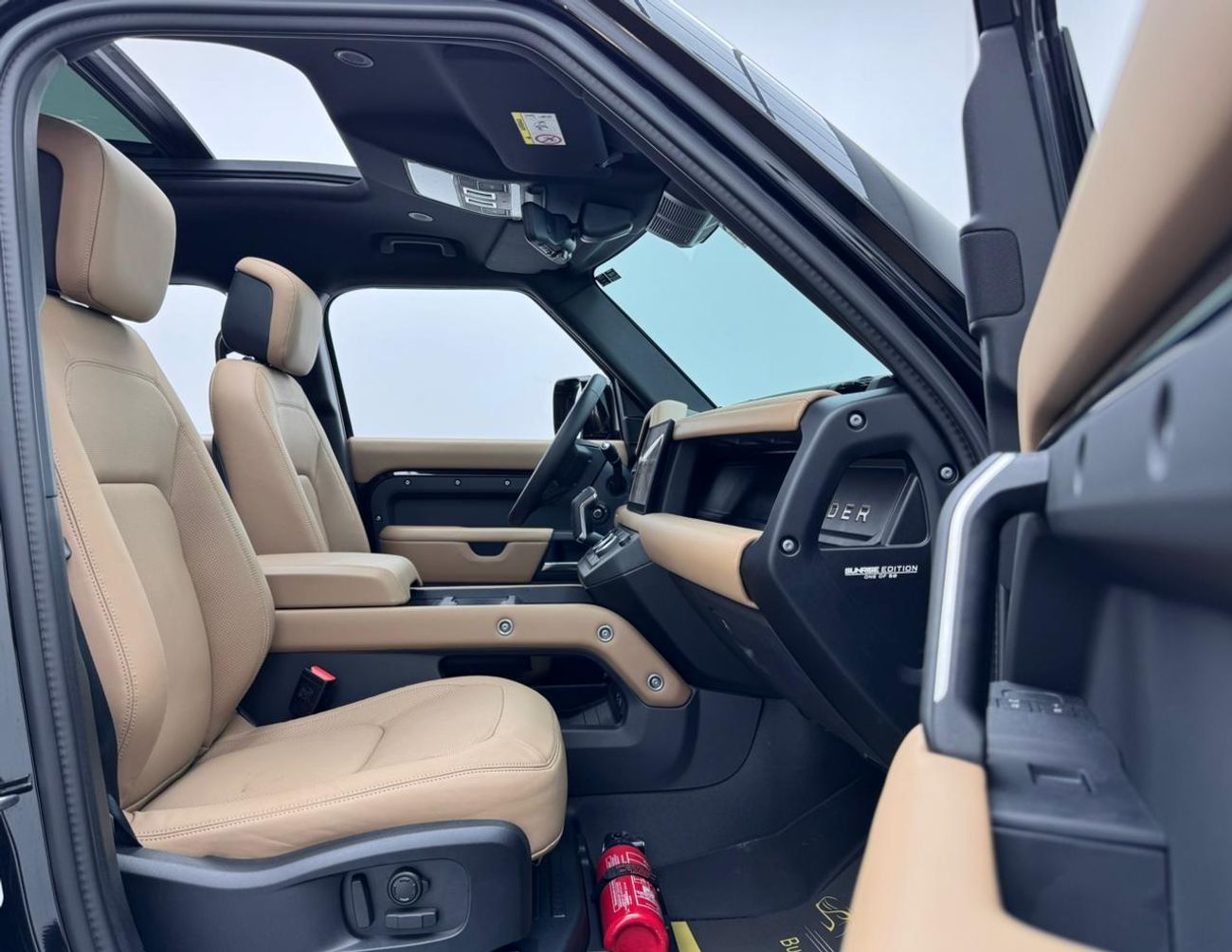 Land Rover Defender P400 110 X-Dynamic HSE 3.0L (5 Seater) 2025 Land Rover Defender P400 HSE 110 X-Dynamic HSE, 2030 Lan