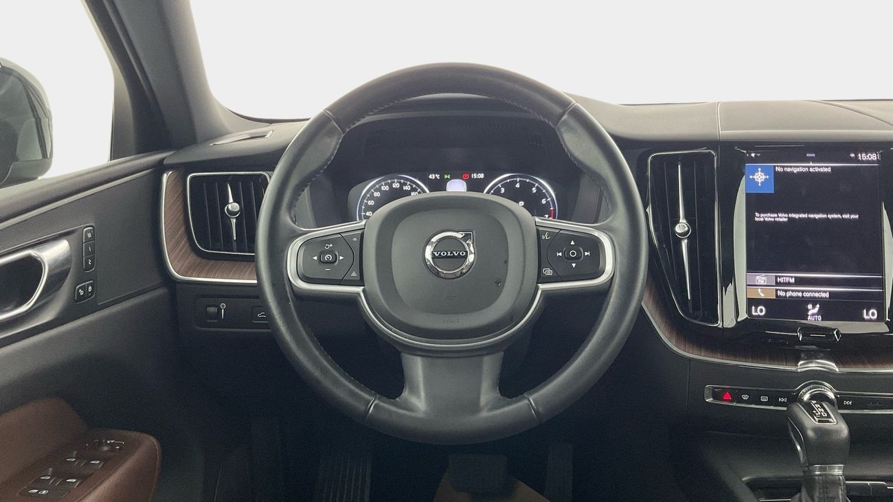 فولفو XC 60 موميتم | شامل الضمان | 0 دفعة أولى