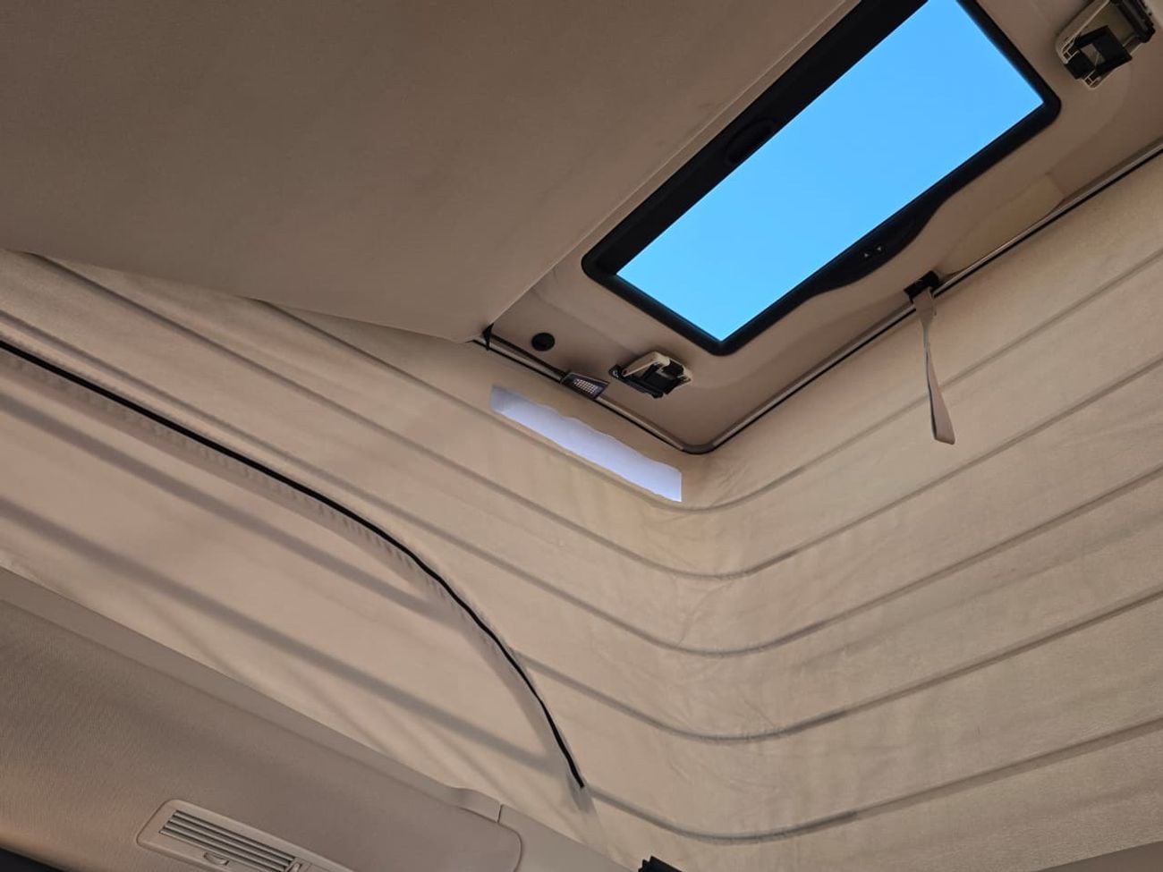 مرسيدس بنز V 250 4MATIC | 2019 | DIESEL | 2KEYS | ORGINAL PAINT | CAR IS READY FOR CAMPING |