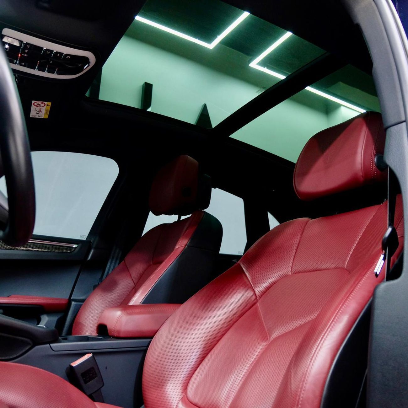 Porsche Macan AED 4,582 P.M l 0% Down Payment l Porsche Macan l Perfect Condition