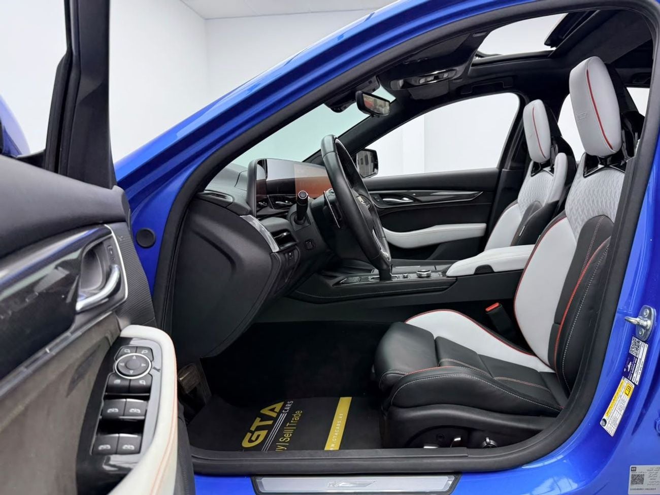 Cadillac CT5 V-SERIES BLACKWING 2025 Cadillac CT5 V Blackwing, 4 Years Warranty + Service Pack, Carbon Fiber Package, Low Km, GCC