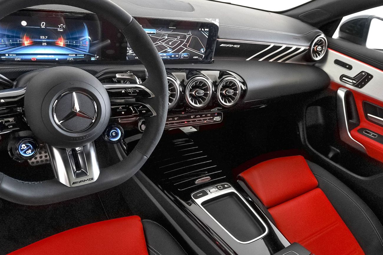 مرسيدس بنز CLA 35 AMG 4MATIC