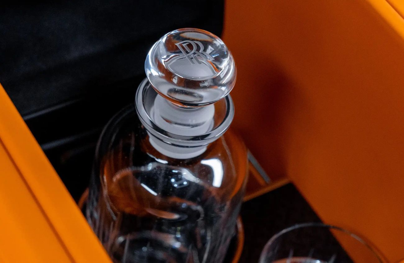 Rolls-Royce Cullinan 6.75 L V-12 Twin-Turbocharged Engine