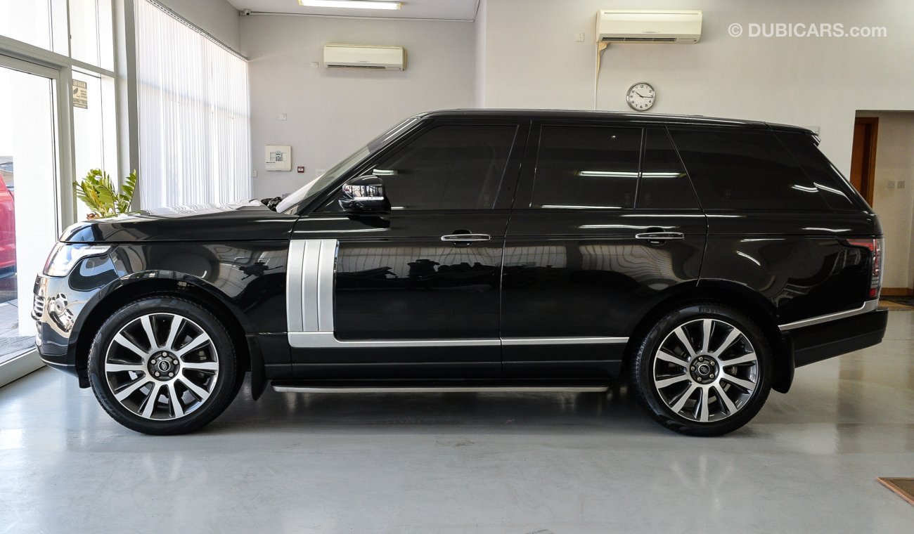 Land Rover Range Rover Vogue With Vogue SE Supercharged Badge