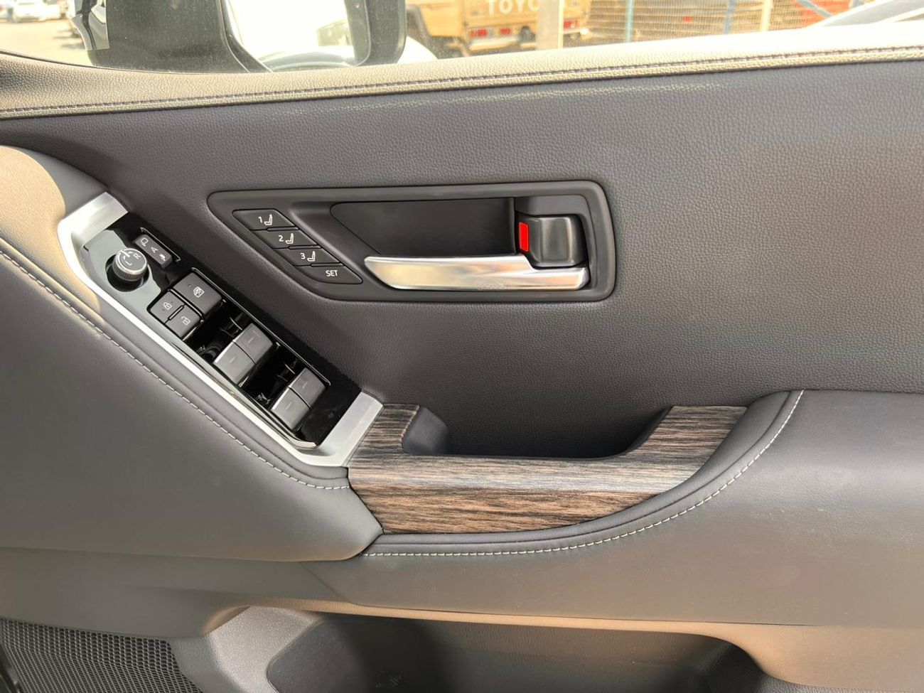 Toyota Land Cruiser ECT0021 - Toyota LC300 VXR - 3.3L Diesel Auto Black - Right Hand Drive (Brand New)